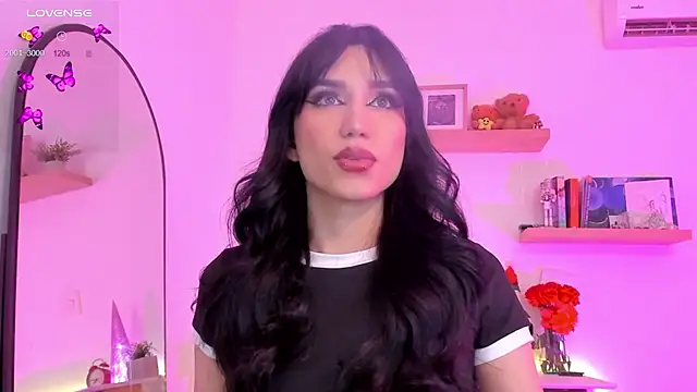 Snapshot of rose_saenz chatting on 12/18/24, 10:13 rose saenz online show from 12/18/24, 10:13