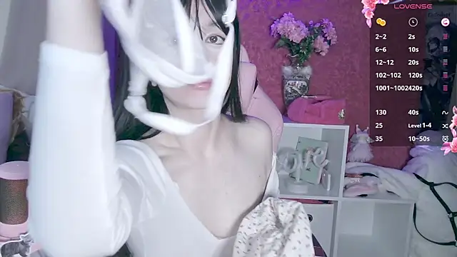 Snapshot of berrybaebaby chatting on 02/28/25, 01:15 berrybaebaby online show from 02/28/25, 01:15