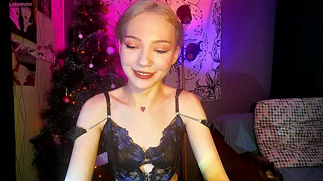 SandraBoyl online show from 12/17/24, 04:12