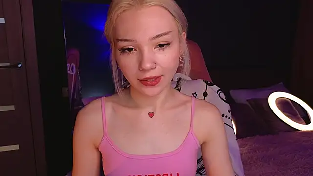 SandraBoyl online show from 01/20/25, 01:18