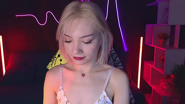 SandraBoyl online show from 01/22/25, 01:20