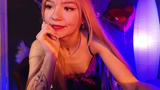 SandraBoyl online show from 03/04/25, 04:06