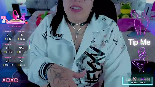 Snapshot of NatalieHarris chatting on 09/26/25, 12:25 NatalieHarris online show from 09/26/25, 12:25