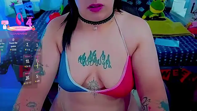 Snapshot of NatalieHarris chatting on 10/31/25, 06:42 NatalieHarris online show from 10/31/25, 06:42