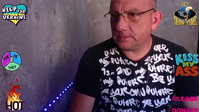 Snapshot of Bossun79 chatting on 09/20/25, 02:40 Bossun79 online show from 09/20/25, 02:40