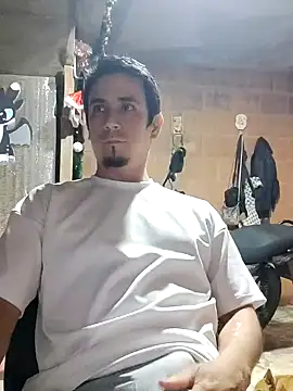 Snapshot of Rejy1992 chatting on 12/14/24, 02:01 Rejy1992 online show from 12/14/24, 02:01