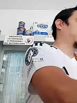 Snapshot of Rejy1992 chatting on 12/29/24, 01:28 Rejy1992 online show from 12/29/24, 01:28