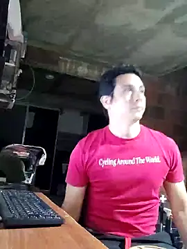 Snapshot of Rejy1992 chatting on 01/14/25, 03:32 Rejy1992 online show from 01/14/25, 03:32