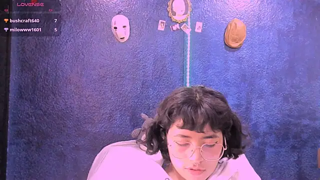 Snapshot of NinaYellow chatting on 12/09/24, 06:25 NinaYellow online show from 12/09/24, 06:25