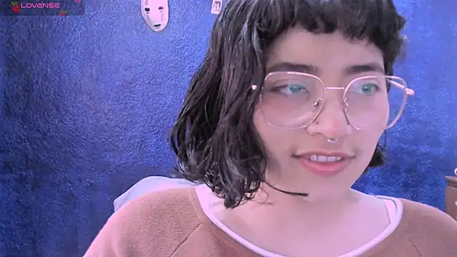 Snapshot of NinaYellow chatting on 01/10/25, 12:58 NinaYellow online show from 01/10/25, 12:58