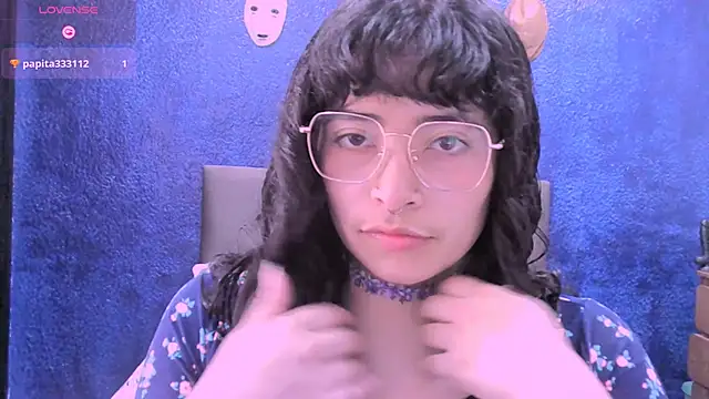 Snapshot of NinaYellow chatting on 10/23/25, 03:44 NinaYellow online show from 10/23/25, 03:44