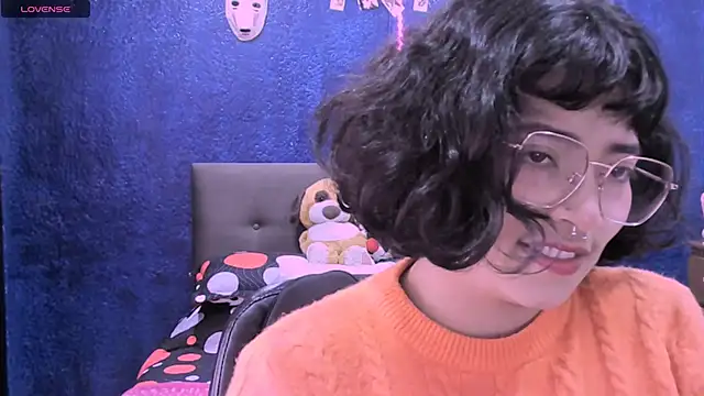 Snapshot of NinaYellow chatting on 11/07/25, 03:34 NinaYellow online show from 11/07/25, 03:34