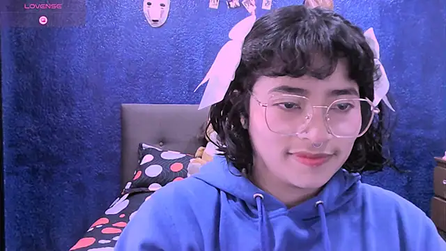 Snapshot of NinaYellow chatting on 11/21/25, 01:10 NinaYellow online show from 11/21/25, 01:10