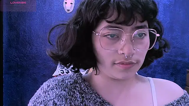 Snapshot of NinaYellow chatting on 12/02/25, 01:50 NinaYellow online show from 12/02/25, 01:50