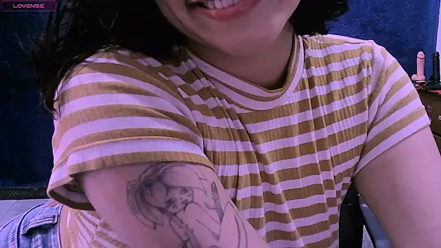 NinaYellow online show from 01/16/26, 09:52