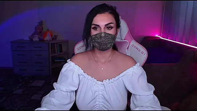 Snapshot of __Yasmina__ chatting on 03/15/25, 06:47   Yasmina   online show from 03/15/25, 06:47