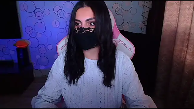 Snapshot of __Yasmina__ chatting on 10/14/25, 04:02   Yasmina   online show from 10/14/25, 04:02