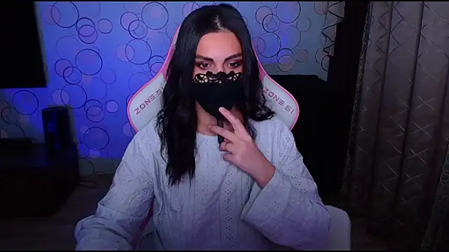 Snapshot of __Yasmina__ chatting on 10/24/25, 03:03   Yasmina   online show from 10/24/25, 03:03