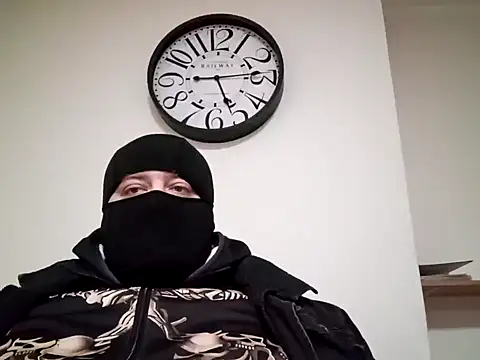 Snapshot of perversalus chatting on 01/24/25, 04:17 perversalus online show from 01/24/25, 04:17