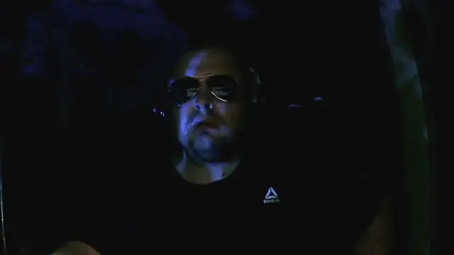 Snapshot of perversalus chatting on 12/14/25, 12:16 perversalus online show from 12/14/25, 12:16