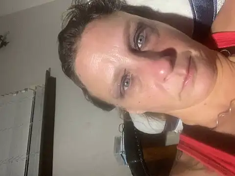 Snapshot of Everlyrose27 chatting on 12/08/24, 07:26 Everlyrose27 online show from 12/08/24, 07:26