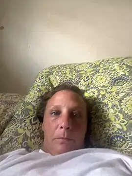 Snapshot of Everlyrose27 chatting on 09/13/25, 08:41 Everlyrose27 online show from 09/13/25, 08:41