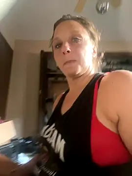 Snapshot of Everlyrose27 chatting on 09/29/25, 05:51 Everlyrose27 online show from 09/29/25, 05:51