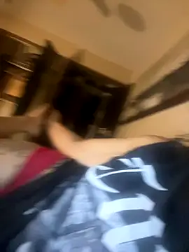 Snapshot of Everlyrose27 chatting on 10/04/25, 04:21 Everlyrose27 online show from 10/04/25, 04:21