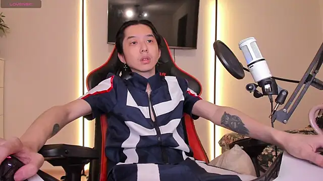 wexlee7 online show from 12/02/25, 02:06