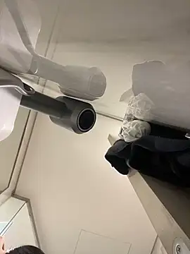 Snapshot of MEOW_MEO chatting on 11/08/25, 03:45 MEOW MEO online show from 11/08/25, 03:45