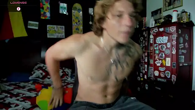 Snapshot of Tom_Krakow chatting on 11/13/25, 07:57 Tom Krakow online show from 11/13/25, 07:57