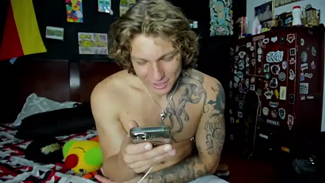 Snapshot of Tom_Krakow chatting on 11/15/25, 09:11 Tom Krakow online show from 11/15/25, 09:11