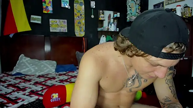 Snapshot of Tom_Krakow chatting on 11/16/25, 06:57 Tom Krakow online show from 11/16/25, 06:57