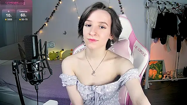 Snapshot of Violet_Veliya chatting on 01/24/25, 02:19 Violet Veliya online show from 01/24/25, 02:19