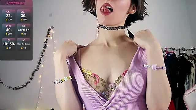 Snapshot of Violet_Veliya chatting on 10/09/25, 04:05 Violet Veliya online show from 10/09/25, 04:05