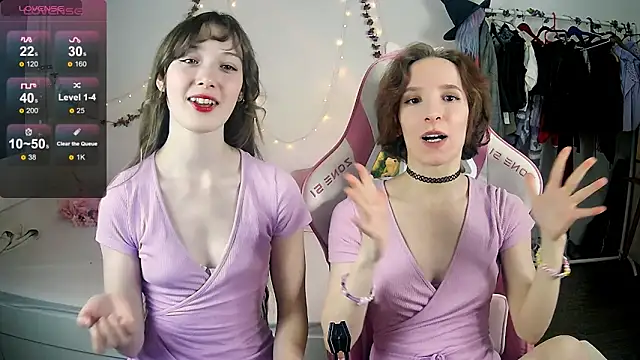 Snapshot of Violet_Veliya chatting on 12/16/25, 04:56 Violet Veliya online show from 12/16/25, 04:56