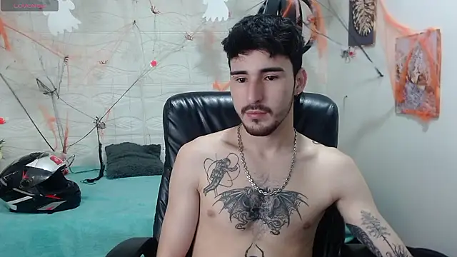 Snapshot of DmitriSanders chatting on 12/07/24, 12:30 DmitriSanders online show from 12/07/24, 12:30