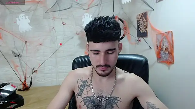 Snapshot of DmitriSanders chatting on 12/10/24, 12:17 DmitriSanders online show from 12/10/24, 12:17