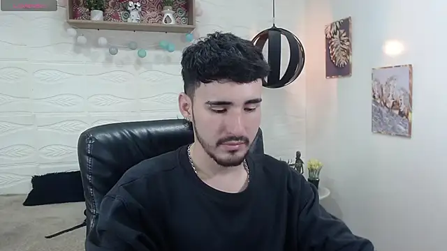 Snapshot of DmitriSanders chatting on 01/16/25, 08:36 DmitriSanders online show from 01/16/25, 08:36