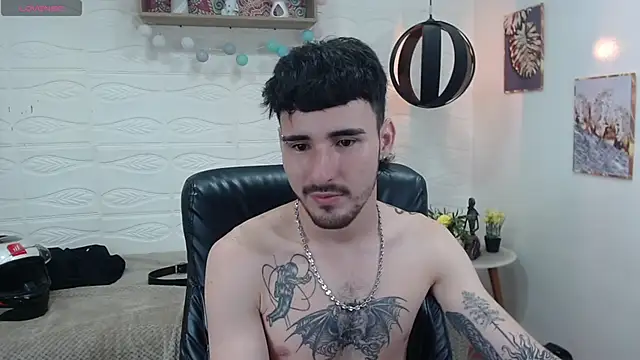 Snapshot of DmitriSanders chatting on 01/20/25, 11:10 DmitriSanders online show from 01/20/25, 11:10