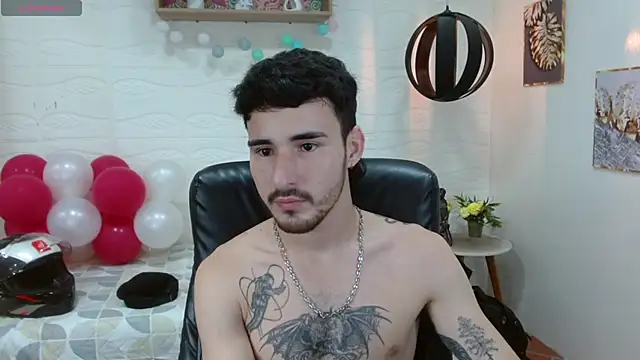 Snapshot of DmitriSanders chatting on 02/22/25, 09:48 DmitriSanders online show from 02/22/25, 09:48