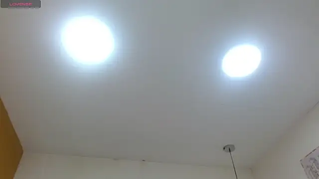 Snapshot of DmitriSanders chatting on 03/01/25, 11:47 DmitriSanders online show from 03/01/25, 11:47