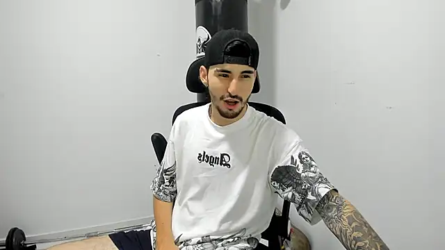 Snapshot of DmitriSanders chatting on 09/11/25, 10:54 DmitriSanders online show from 09/11/25, 10:54