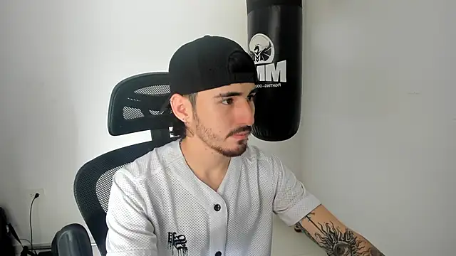 Snapshot of DmitriSanders chatting on 09/12/25, 06:52 DmitriSanders online show from 09/12/25, 06:52