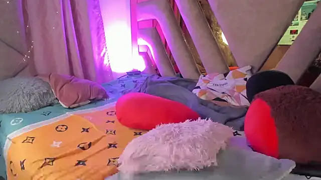 Snapshot of naatashamendozaa chatting on 03/01/25, 06:46 naatashamendozaa online show from 03/01/25, 06:46