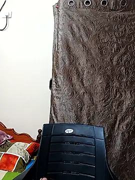 Snapshot of Keerthi-Telugu chatting on 12/19/25, 04:52 Keerthi-Telugu online show from 12/19/25, 04:52