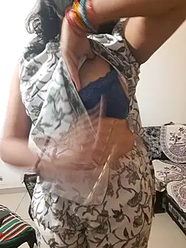 Snapshot of khushikhushi chatting on 12/26/24, 01:32 khushikhushi online show from 12/26/24, 01:32