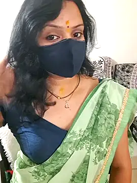 Snapshot of khushikhushi chatting on 02/11/25, 06:51 khushikhushi online show from 02/11/25, 06:51