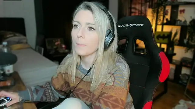 Lisaonthemoon online show from 02/12/25, 07:13