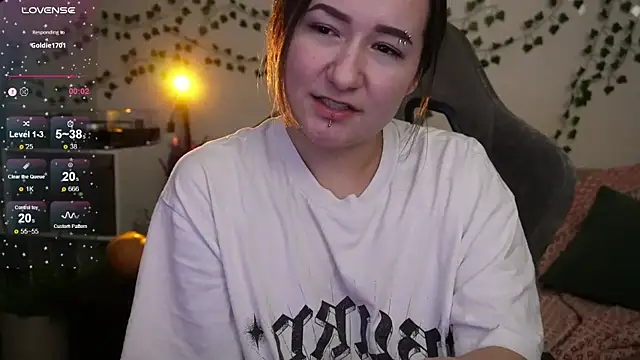 Megan  Hart online show from 11/09/25, 02:21